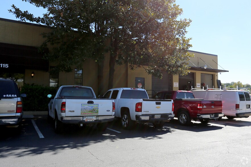 More Photos Of 2115 Hills Ave NW, Atlanta Warehouse For Lease
