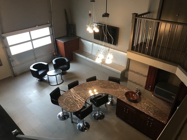 More Photos Of 9903 209 St NW, Edmonton Warehouse For Sale