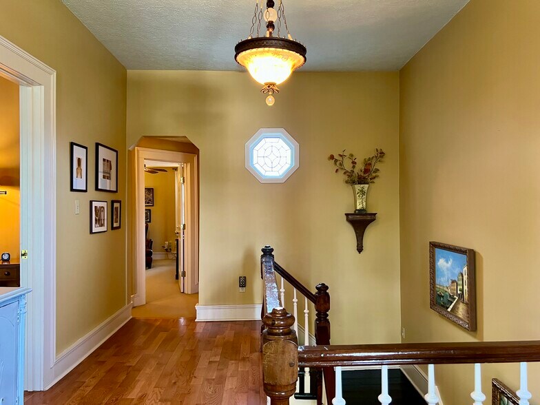 More Photos Of 210 S College St, Franklin Office For Sale
