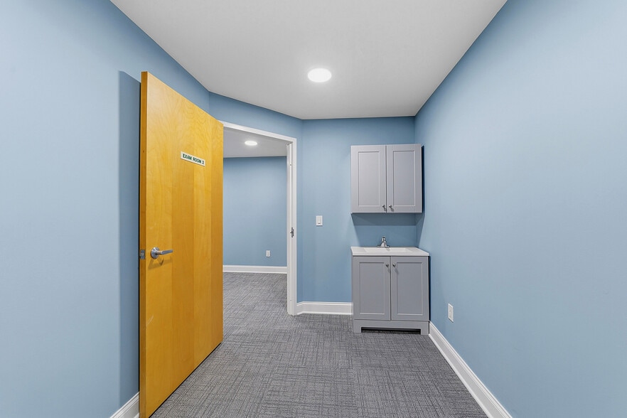 More Photos Of 333 Spotswood Englishtown Rd, Monroe Township Medical For Sale