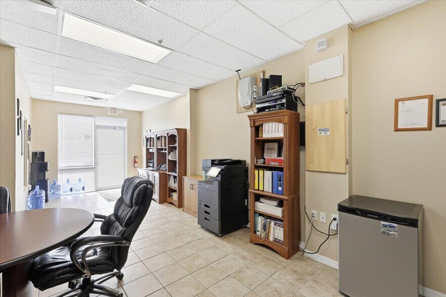 More Photos Of 1220 Biscayne Blvd, Deland Warehouse For Lease