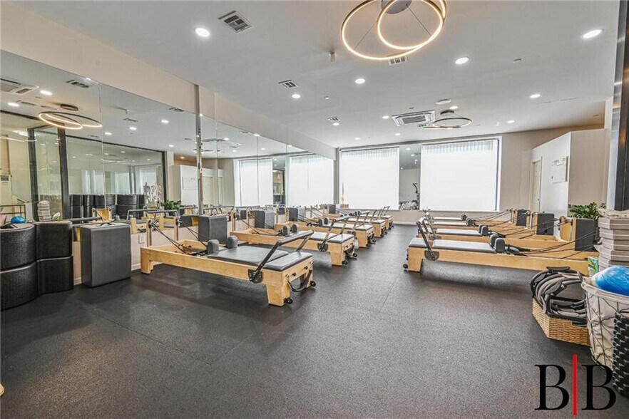 More Photos Of 6322 20th Ave, Brooklyn Storefront For Sale