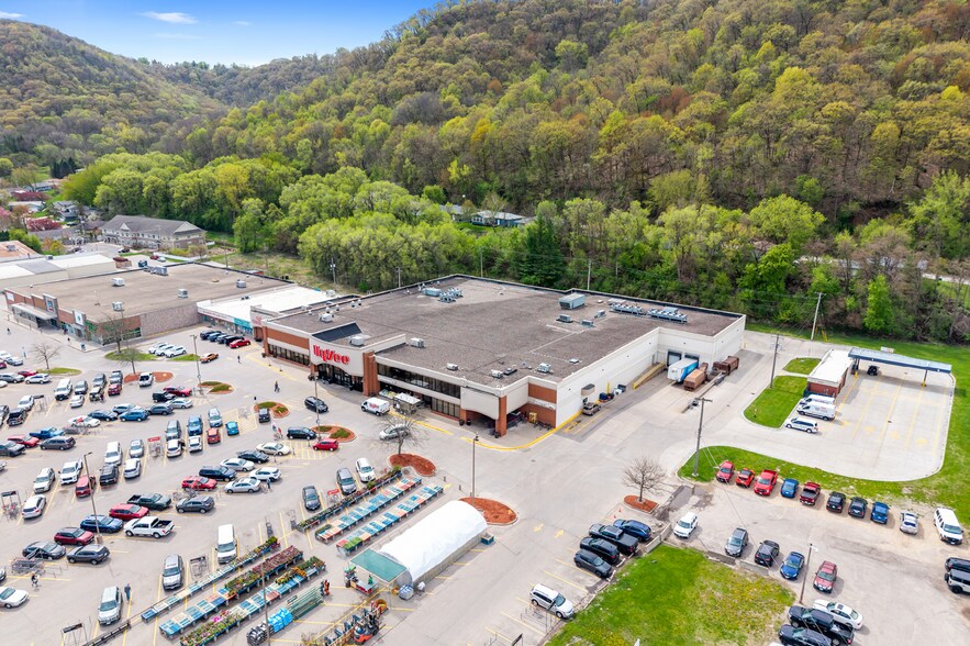 More Photos Of 1475 W Service Dr, Winona Supermarket For Sale
