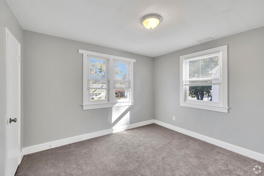 More Photos Of 307 W Little Creek Rd, Norfolk Apartments For Sale