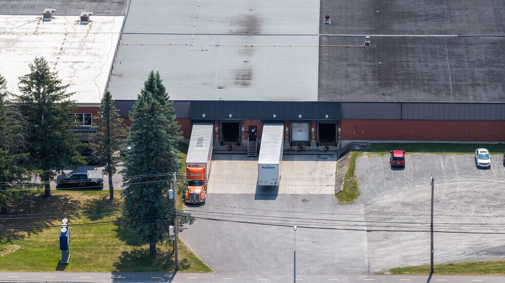 More Photos Of 2945 Boul Lemire, Drummondville Manufacturing For Sale