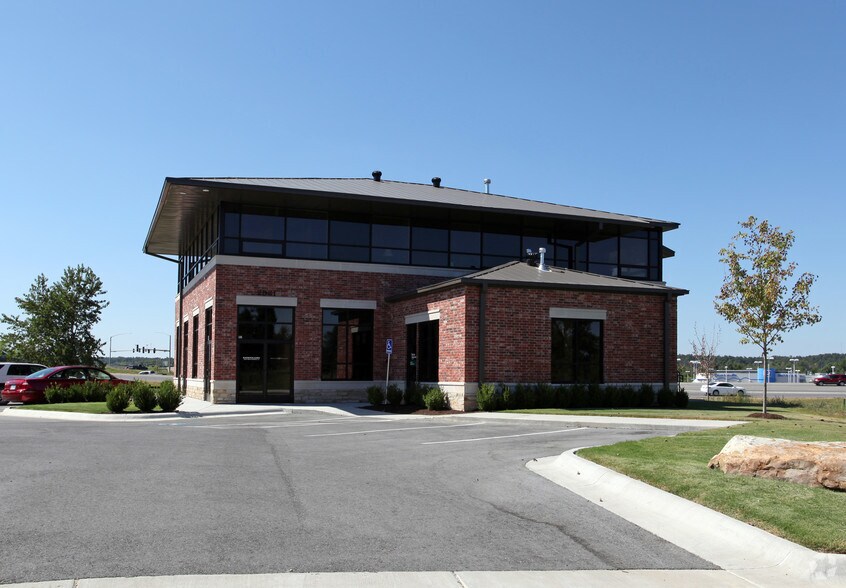 More Photos Of 2961 N Point Cir, Fayetteville Office For Lease