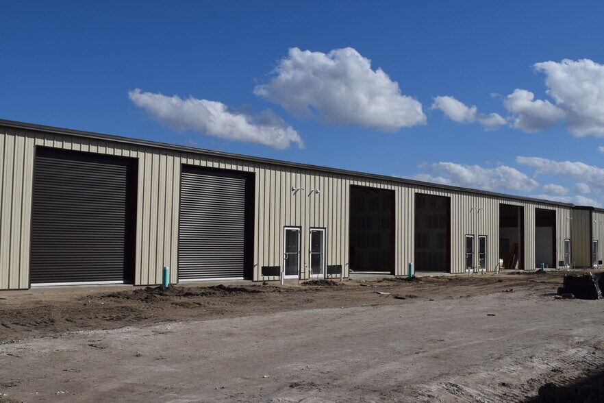 More Photos Of 4707 County Road 156, Wildwood Warehouse For Lease