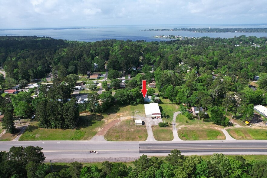 More Photos Of 11457 US Highway 190 W, Livingston Garden Center For Sale