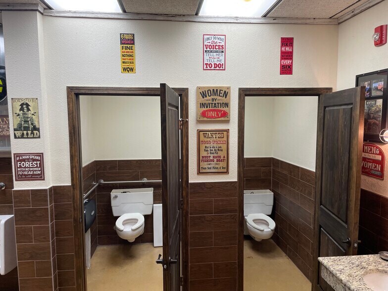 More Photos Of 52 Nestle Dr, Fulton Lodge Meeting Hall For Sale