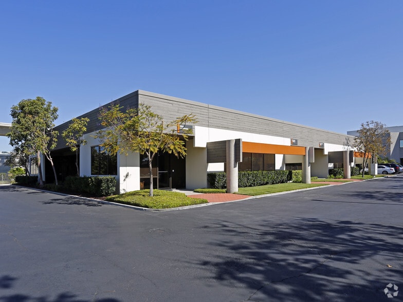 More Photos Of 1200 Main St, Irvine Unknown For Lease