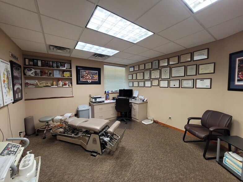 More Photos Of 3434 N Lexington Ave, Shoreview Medical For Lease