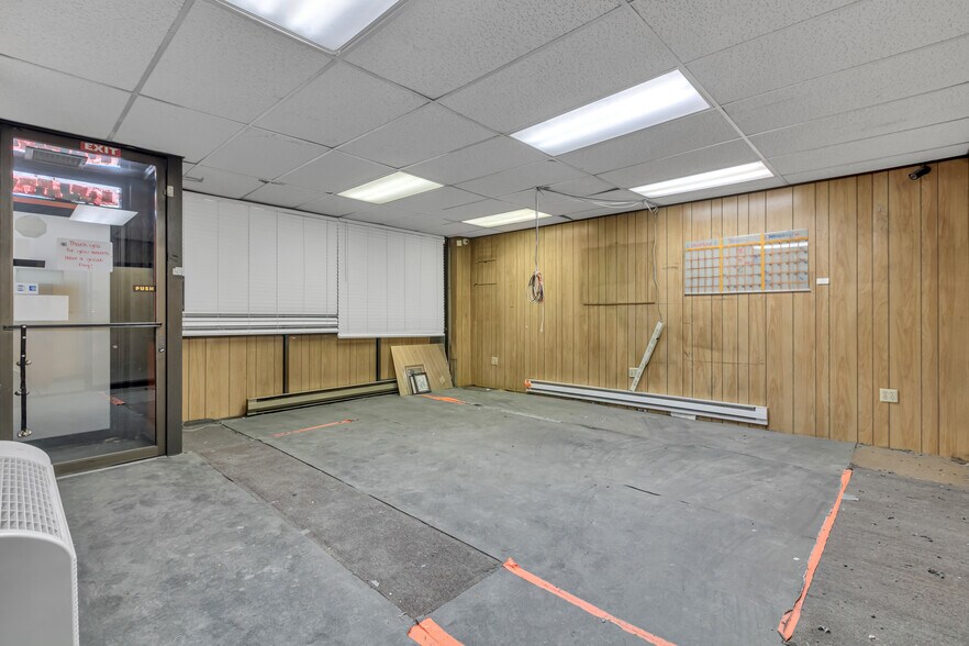 More Photos Of 1420 Broadway, Seattle Warehouse For Sale