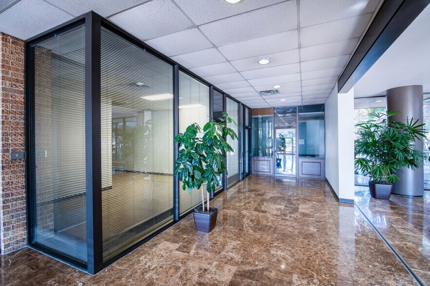 More Photos Of 6707 Brentwood Stair Rd, Fort Worth Office For Sale