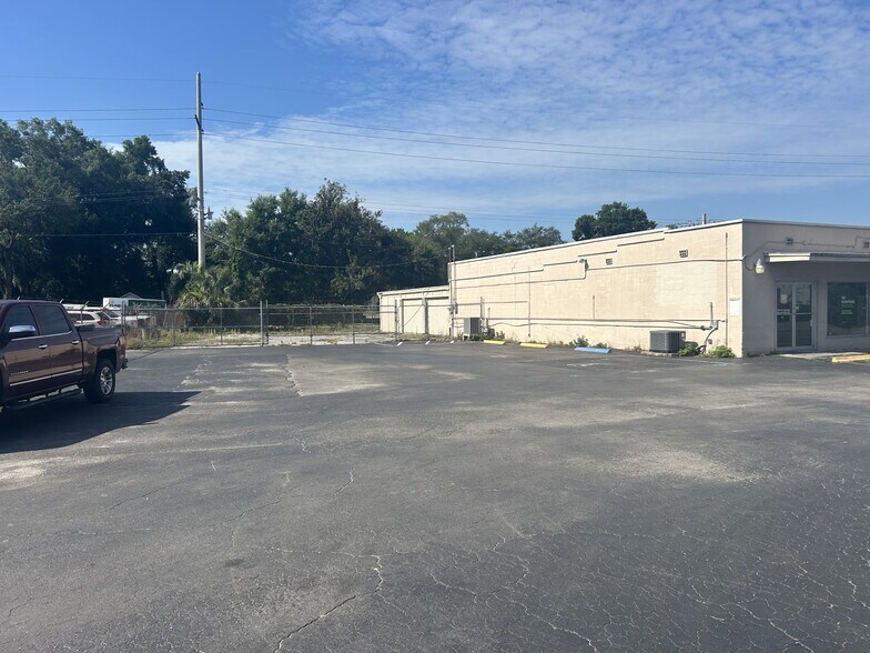 More Photos Of 2413 Crill Ave, Palatka Office For Sale
