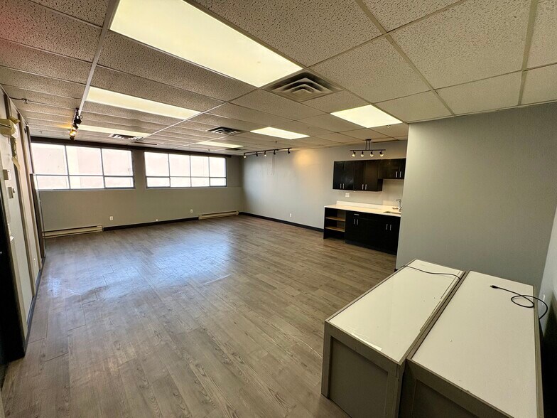 More Photos Of 1952 Kingsway Ave, Port Coquitlam Warehouse For Sale