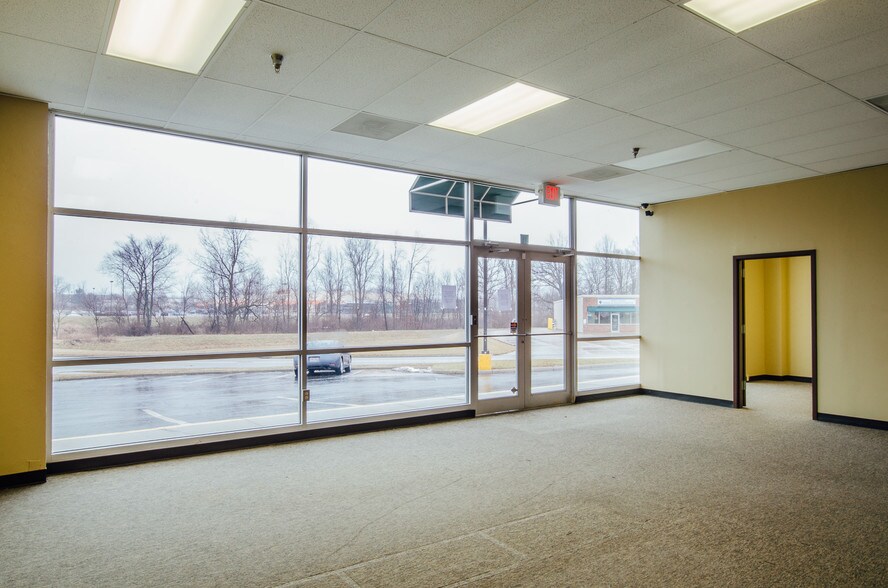 More Photos Of 33-49 Briggs Dr, Ontario General Retail For Lease