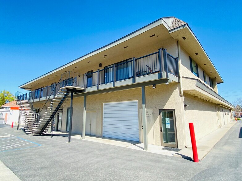 More Photos Of 12333 Saratoga Sunnyvale Rd, Saratoga Storefront Retail Office For Lease