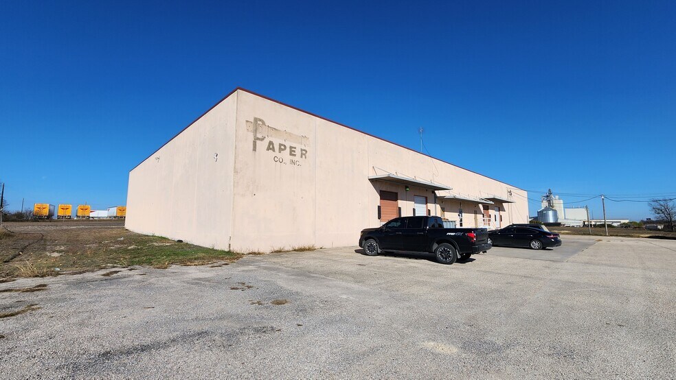 Primary Photo Of 2400 Industrial Blvd, Temple Distribution For Lease