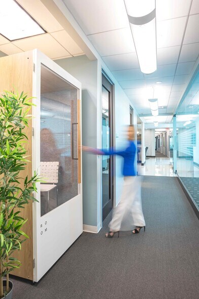 More Photos Of 1395 Brickell Ave, Miami Coworking Space