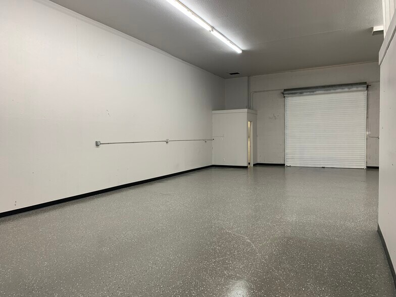 More Photos Of 1642 North Oatman Rd, Bullhead City Industrial For Lease