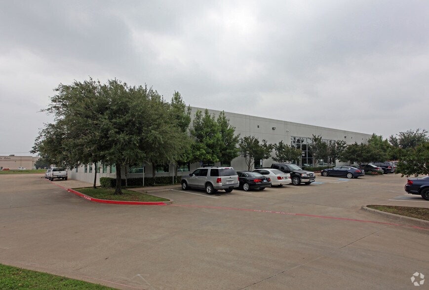 More Photos Of 2452 Lacy Ln, Carrollton Flex For Lease