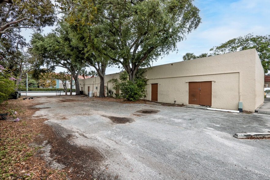 More Photos Of 5552 NW 31st Ave, Fort Lauderdale General Retail For Lease
