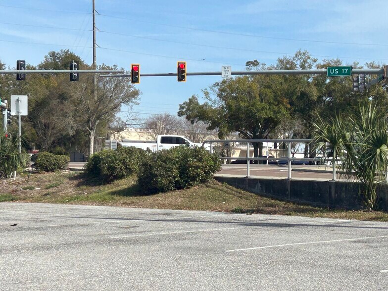 More Photos Of 650 6th St SW, Winter Haven Manufacturing For Lease