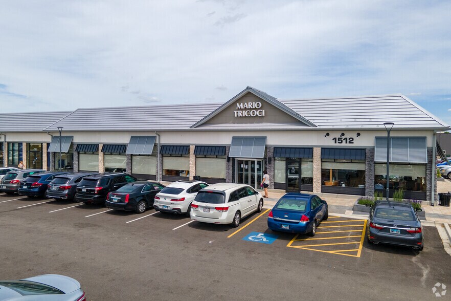 More Photos Of 1512 N Naper Blvd, Naperville General Retail For Lease