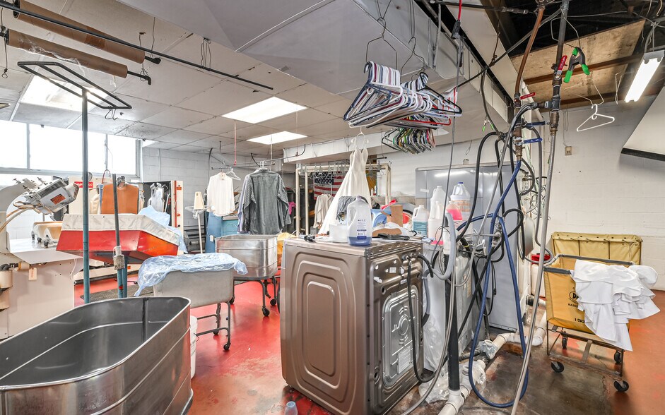 More Photos Of 4145 Brownsville Rd, Pittsburgh Storefront For Sale