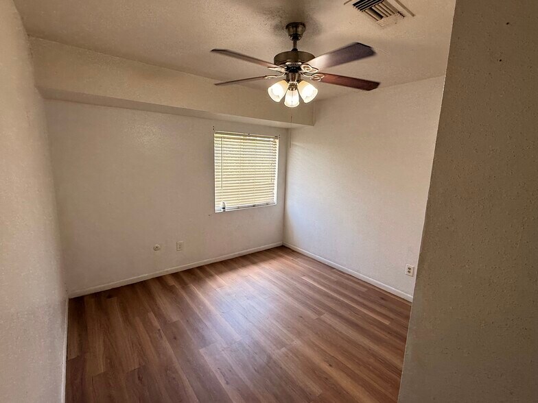 More Photos Of 12606 Ashford Meadow Dr, Houston Multifamily For Sale