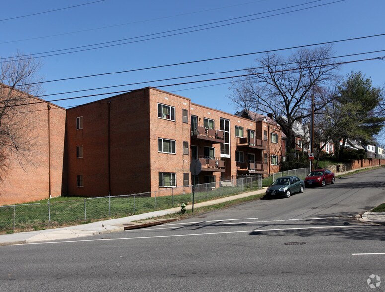 More Photos Of 4950-4952 Benning Rd SE, Washington Apartments For Sale