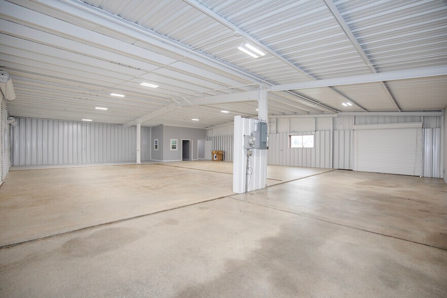 More Photos Of 1250 Winfield Ln, Kemah Industrial For Lease