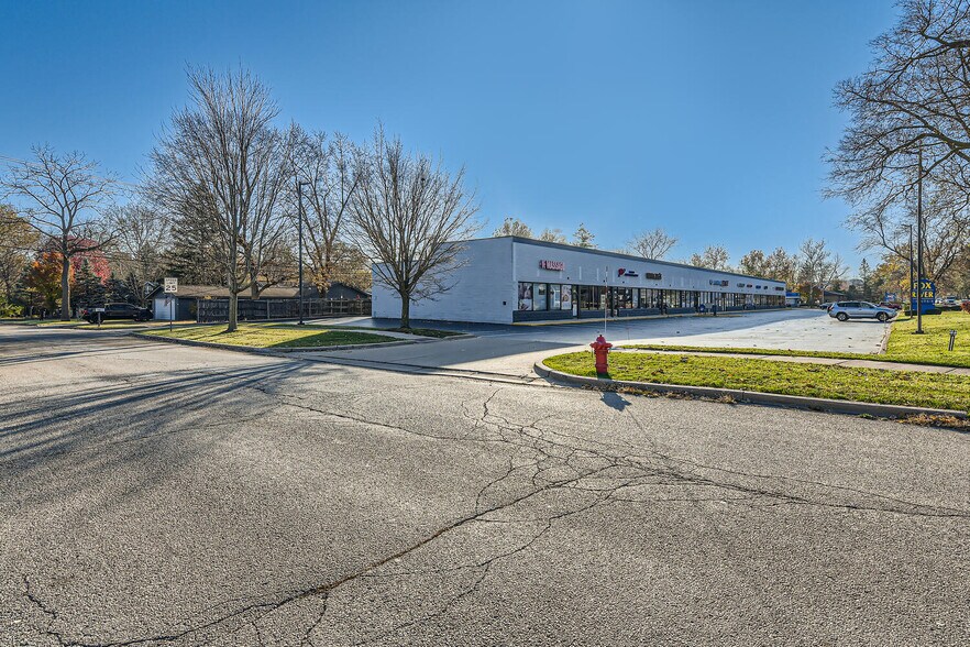 More Photos Of 1201-1231 S Main St, Algonquin Unknown For Lease