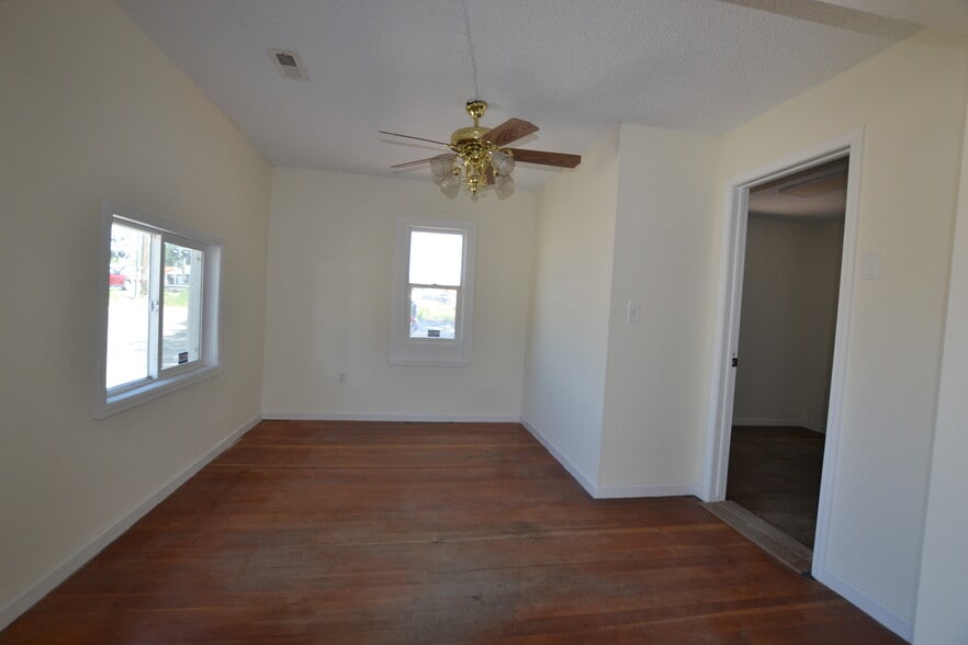 More Photos Of 116 N Orchard Ave, Canon City Auto Dealership For Sale