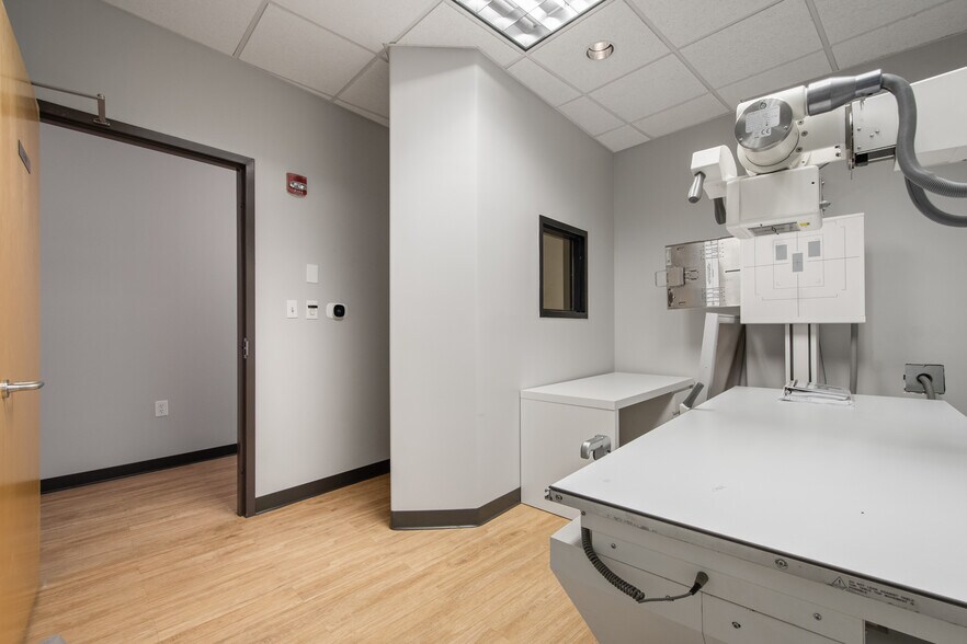 More Photos Of 9582 W Colonial Dr, Ocoee Medical For Lease