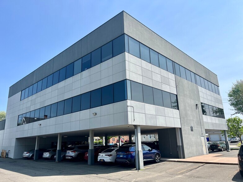 More Photos Of 67 Prospect Ave, West Hartford Medical For Lease