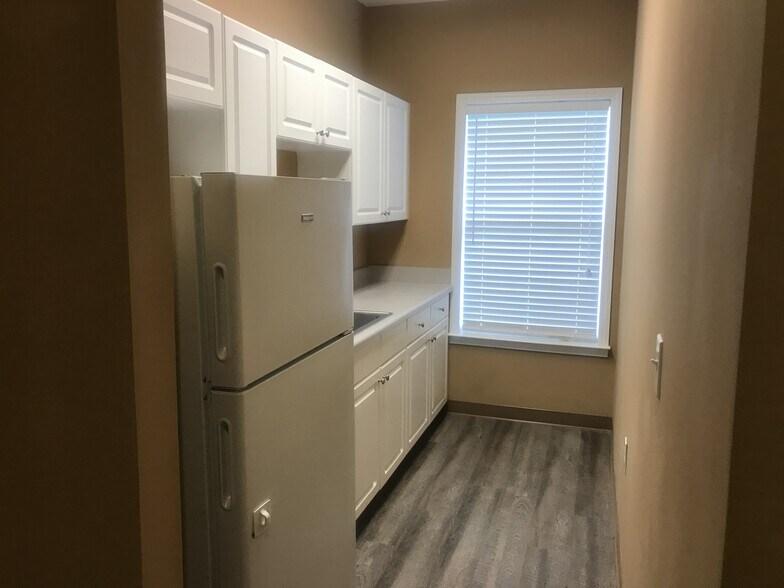 More Photos Of 5-7 Davis Keats Dr, Greenville Office Residential For Sale