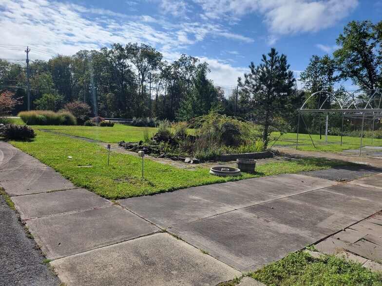 More Photos Of 1418 State Route 302, Middletown Freestanding For Sale