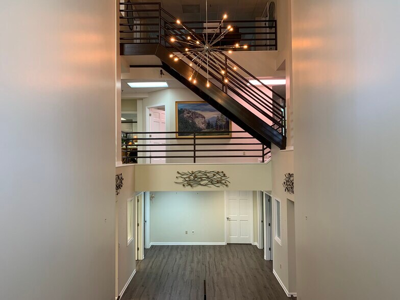 More Photos Of 18 S Pack Sq, Asheville Office For Lease