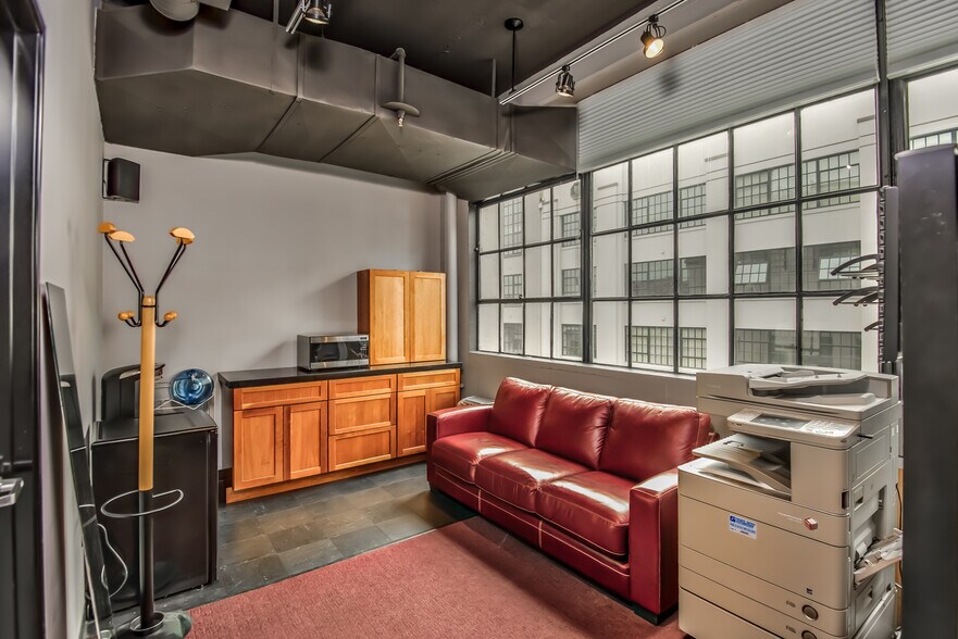 More Photos Of 1314 NW Irving St, Portland Apartments For Sale