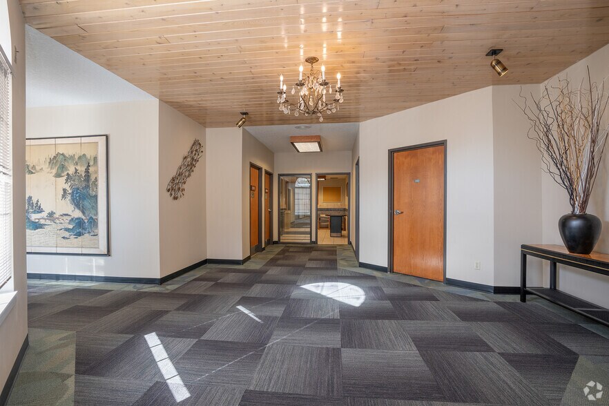 More Photos Of 1049 SW Baseline, Hillsboro Loft Creative Space For Lease