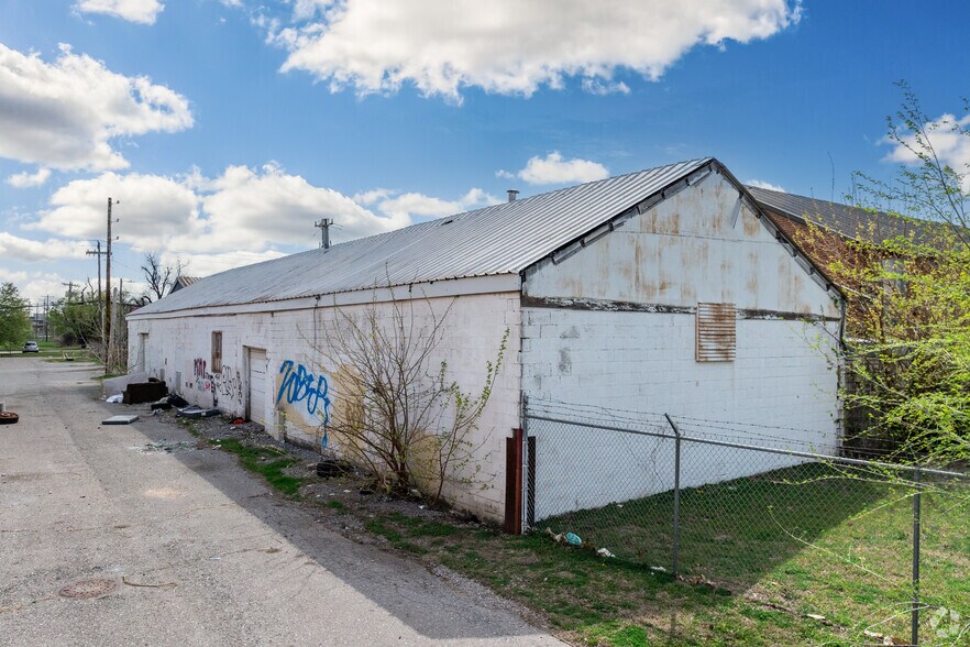 More Photos Of 711-725 SW 4th St, Oklahoma City Service For Sale