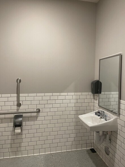More Photos Of 2044 South Blvd, Rochester Hills Medical For Lease