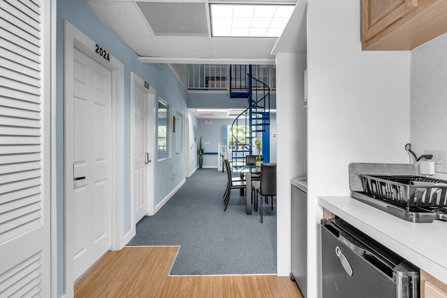 More Photos Of 91760 Overseas Hwy, Tavernier Office For Sale