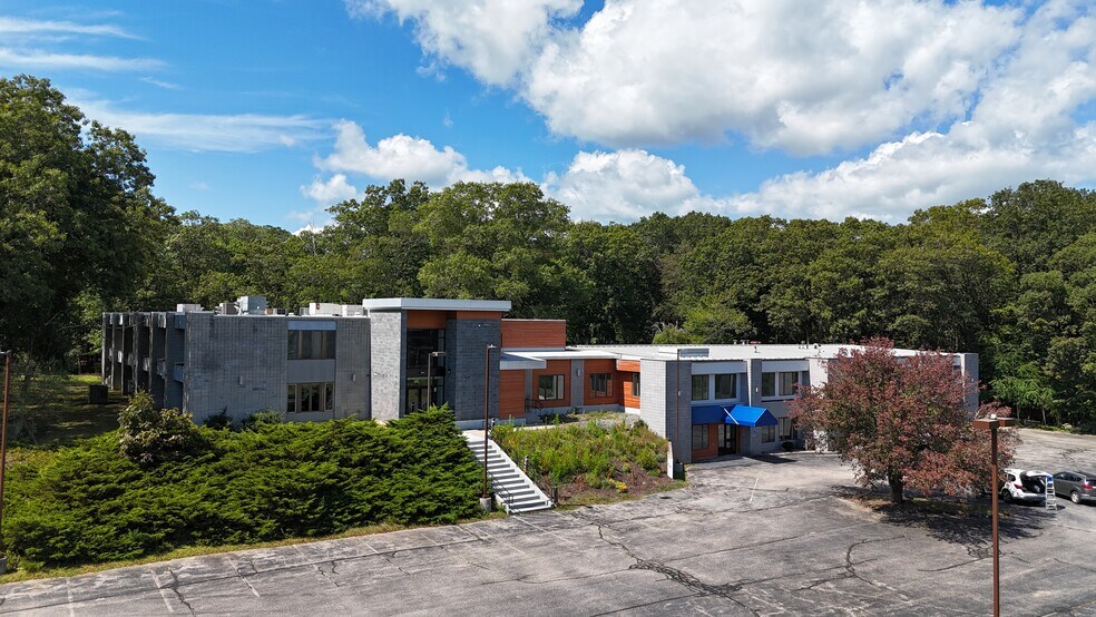 More Photos Of 183 Providence New London Tpke, North Stonington Unknown For Lease