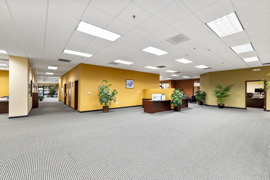 More Photos Of 550 S Paseo Dorotea, Palm Springs Medical For Sale