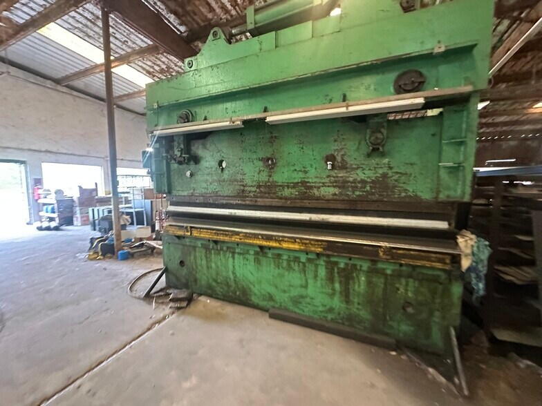 More Photos Of 18409 US Hwy 301, Dade City Warehouse For Sale