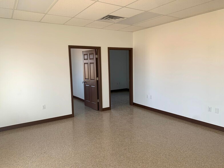 More Photos Of 8516 County 66 rd, Midland Warehouse For Lease