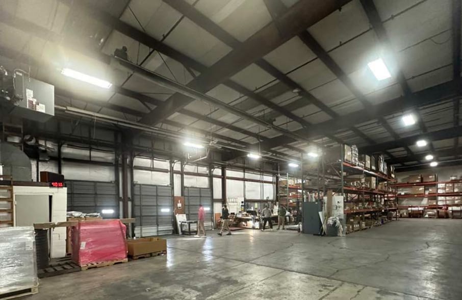 More Photos Of 1000-1008 Kieley Pl, Cincinnati Warehouse For Lease