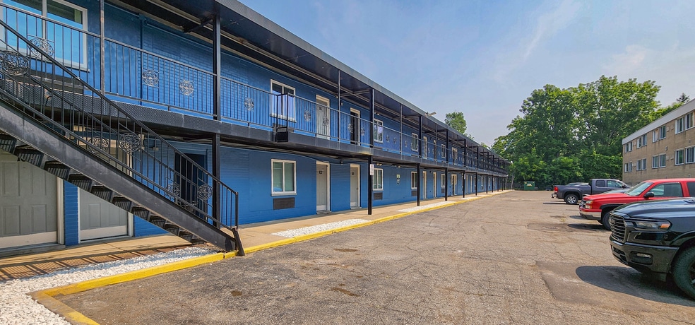 More Photos Of 16866 Telegraph Rd, Detroit Hotel For Sale